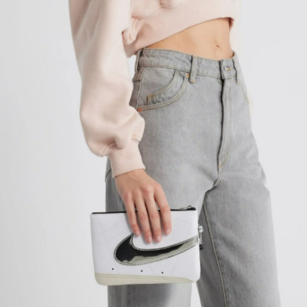 Nike Icon Blazer Wristlet